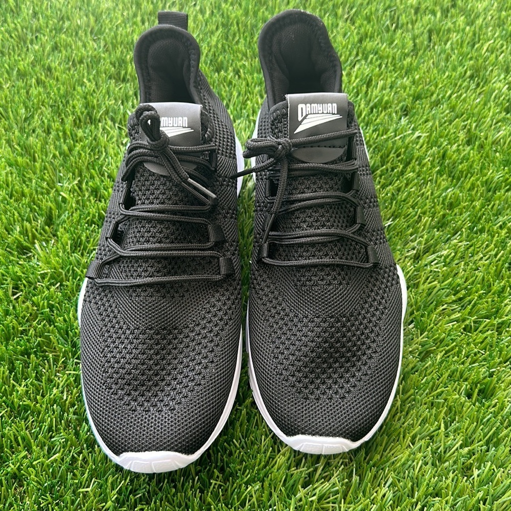 New with out tags - never worn black sneakers - Picture 3 of 4